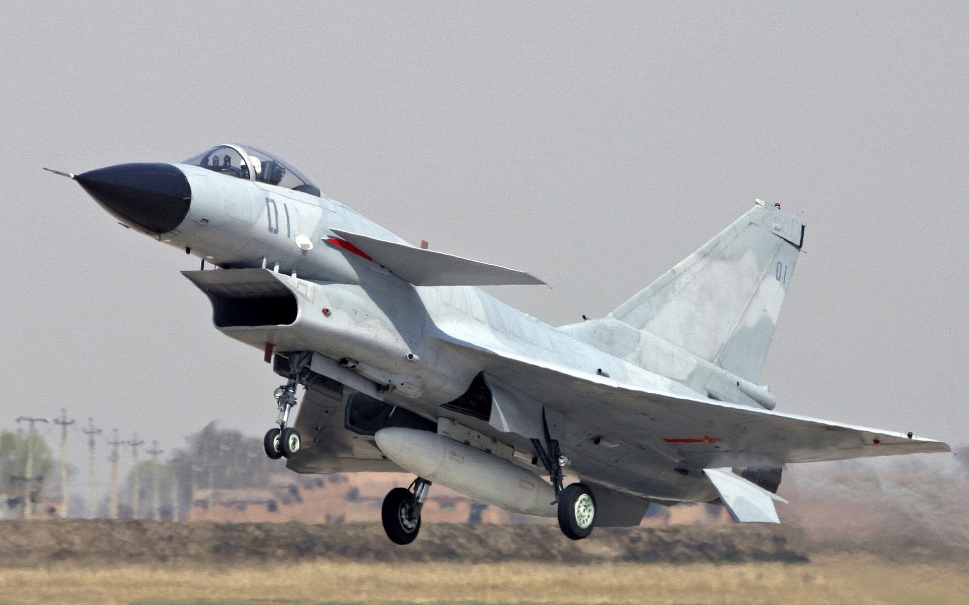 西甲裁判使用语义标注提升争议判罚沟通效率，西甲裁判工资