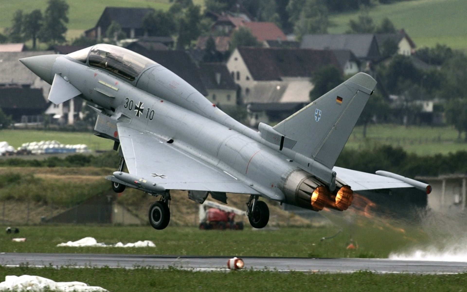 德国两将同场竞技 梅尔滕斯突出表现,德利斯梅尔滕斯