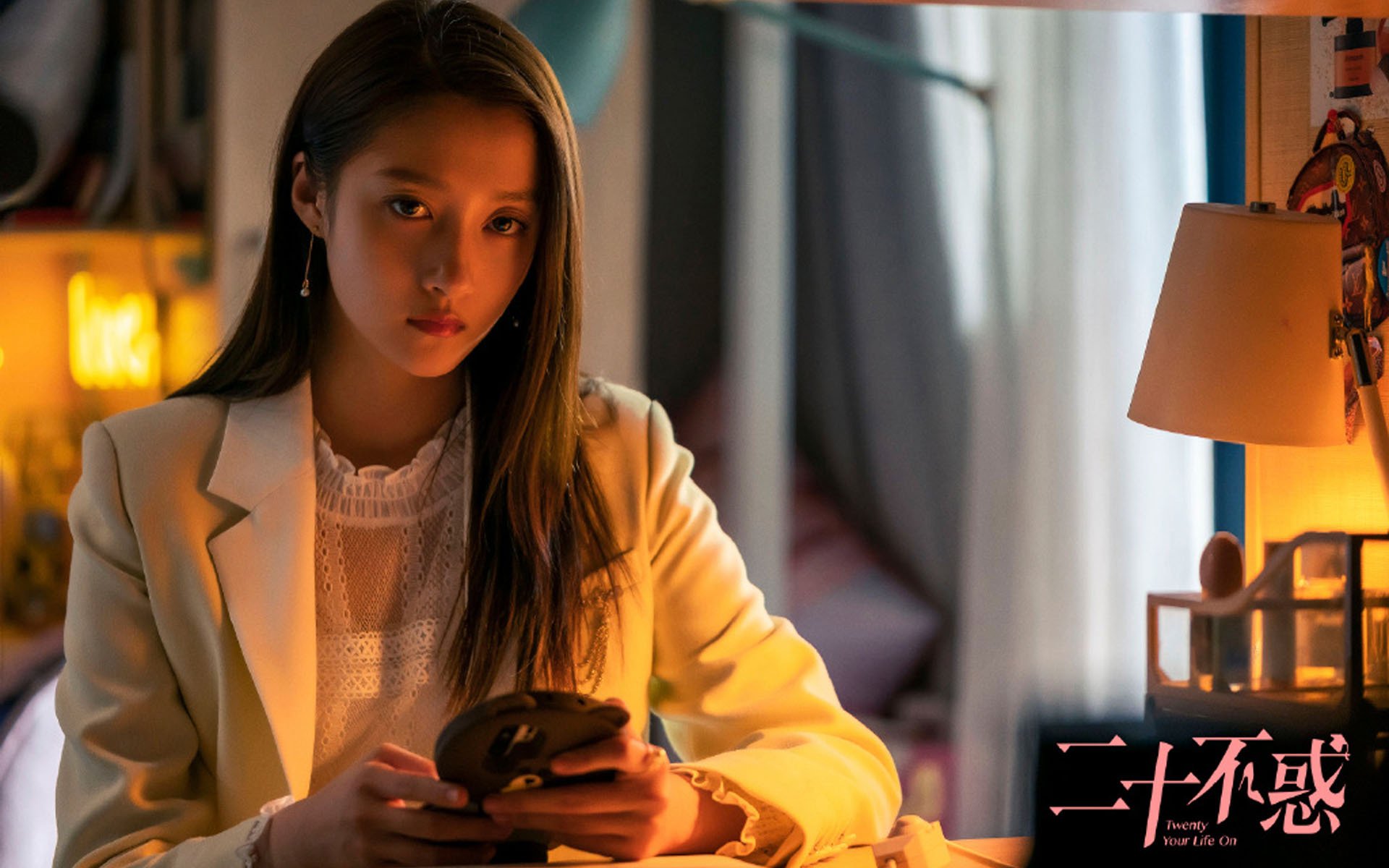 湖人后卫展示控球技巧连续摆脱三名防守者,湖人后卫展示控球技巧连续摆脱三名防守者